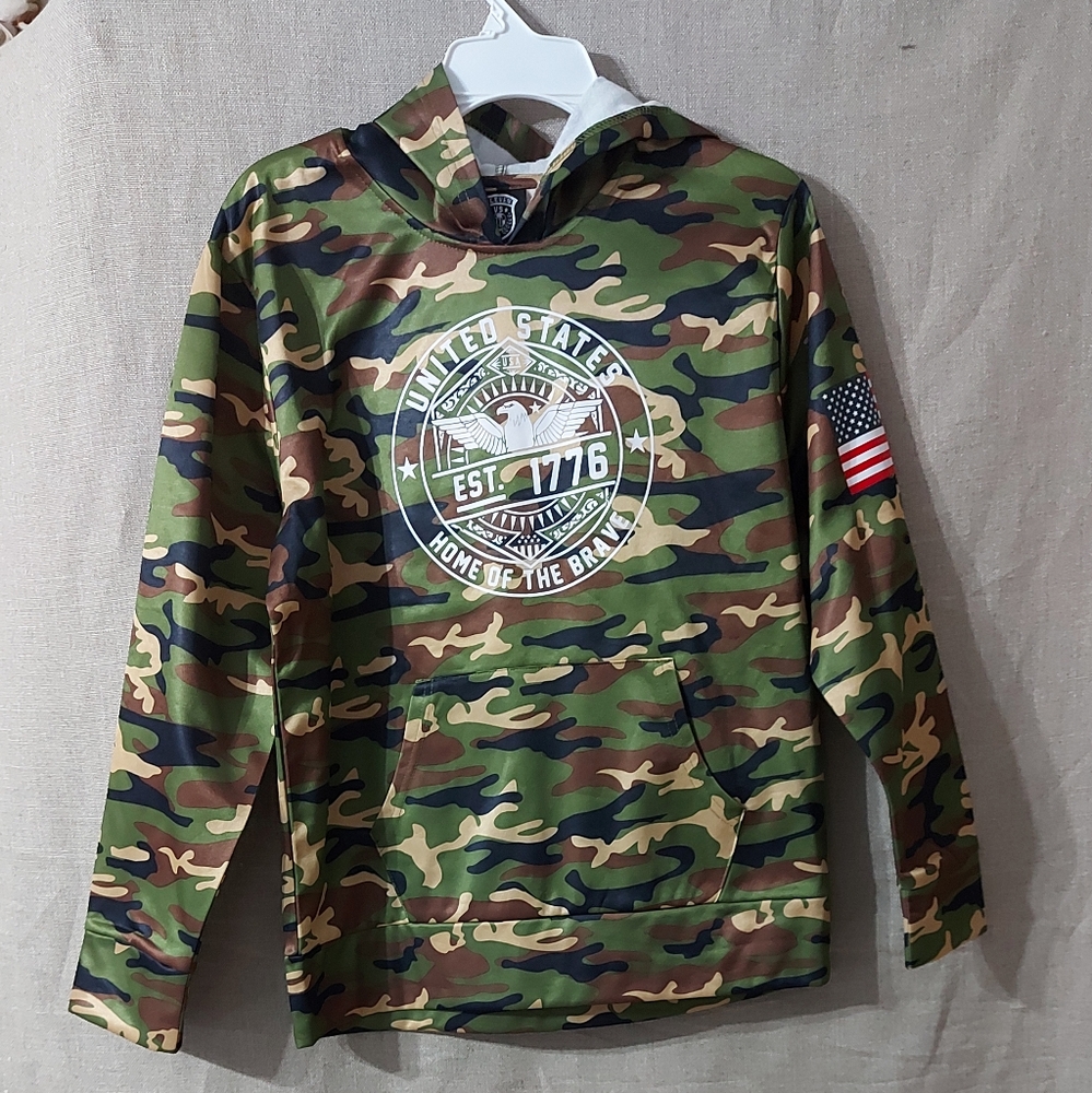 ELEVEN VS 11 sweaters hooded size X-Large boys Color camuflaje